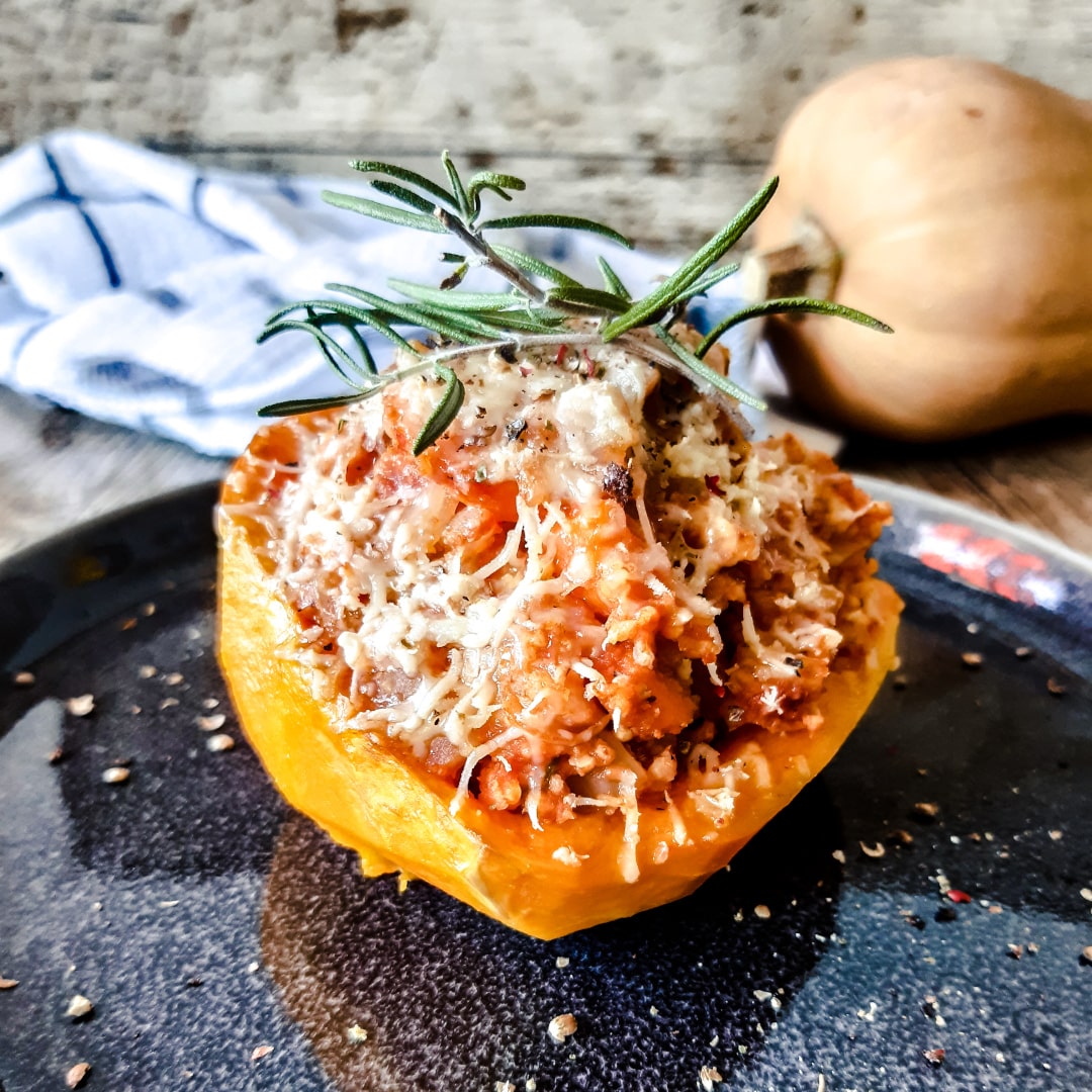 Butternut farcie au millet-min Potimarron farci au millet